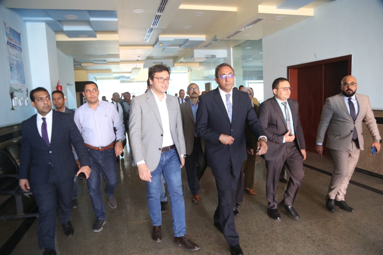 The Minister of Culture inspects Qena Cultural Palace and the Egyptian Public Library as part of his tour to inspect cultural sites in Upper Egypt governorates directing to  screen documentary films at "Cinema Al-Shaab"