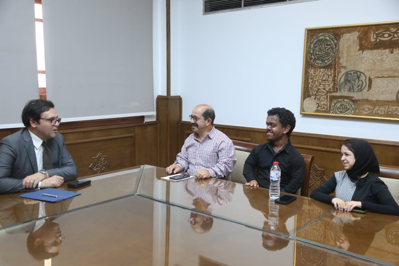 The Minister of Culture meets with members of the Pygmies Association to discuss ways to support them and integrate their band's folk arts into the ministry's activities.