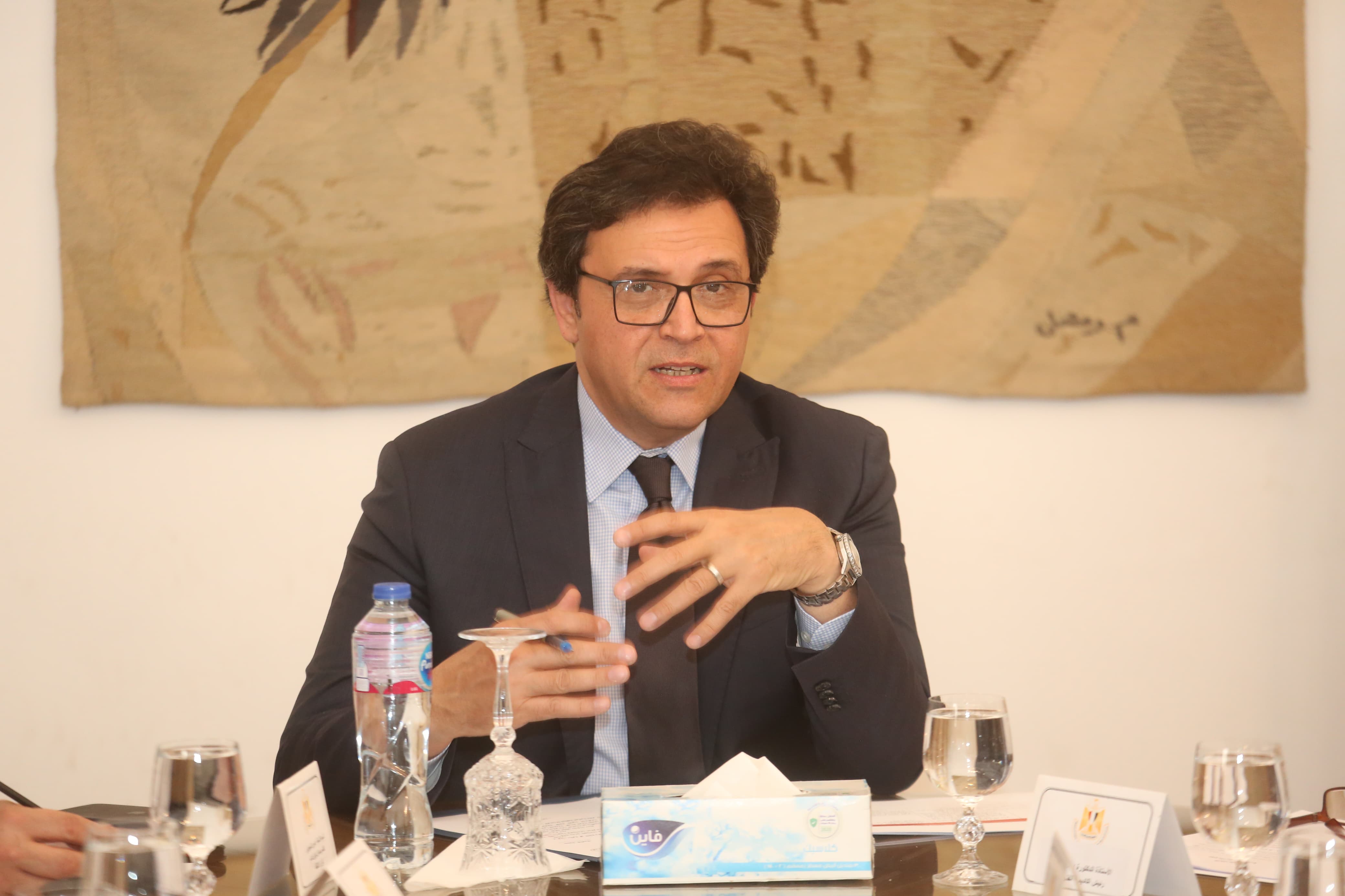 وزير الثقافة يجتمع بقيادات الوزارة لاستعراض خطة العمل والمبادرات المنتظر إطلاقها بالتزامن مع احتفالات 30يونيو